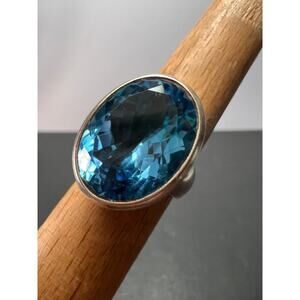 NEW Blue topaz sterling silver ring size 7.5 / 12.43 grams